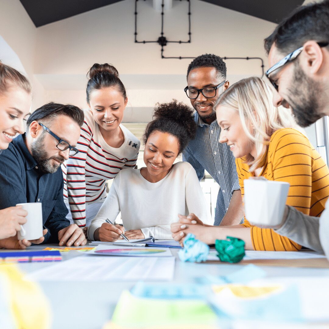 Groupe en action lors d'un team building organisé chez Team Square