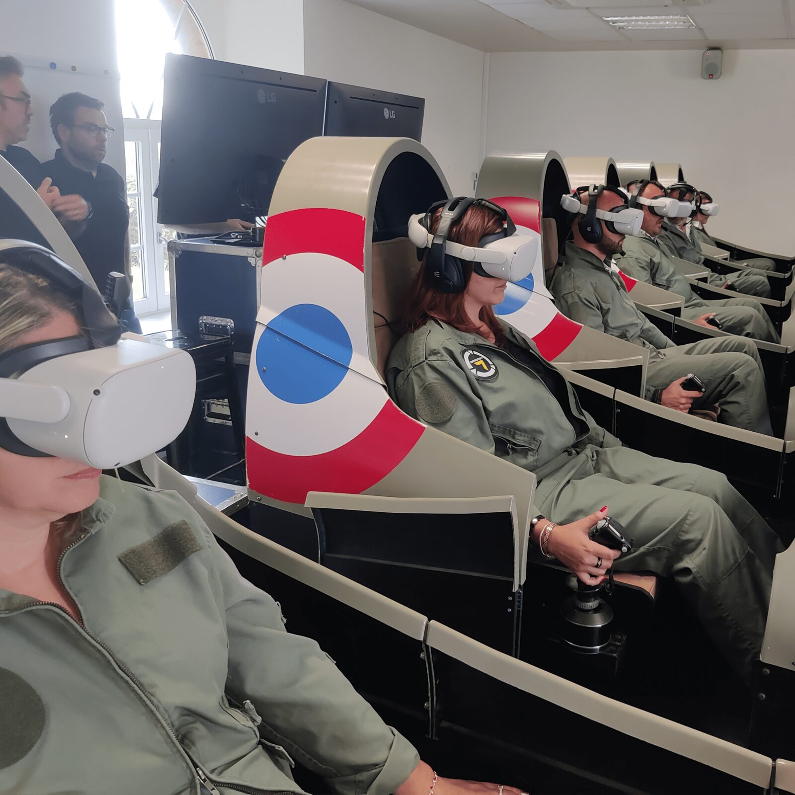 Simulateur Mirage 2000 à domicile — Tout le monde joue (Team Square Outside)