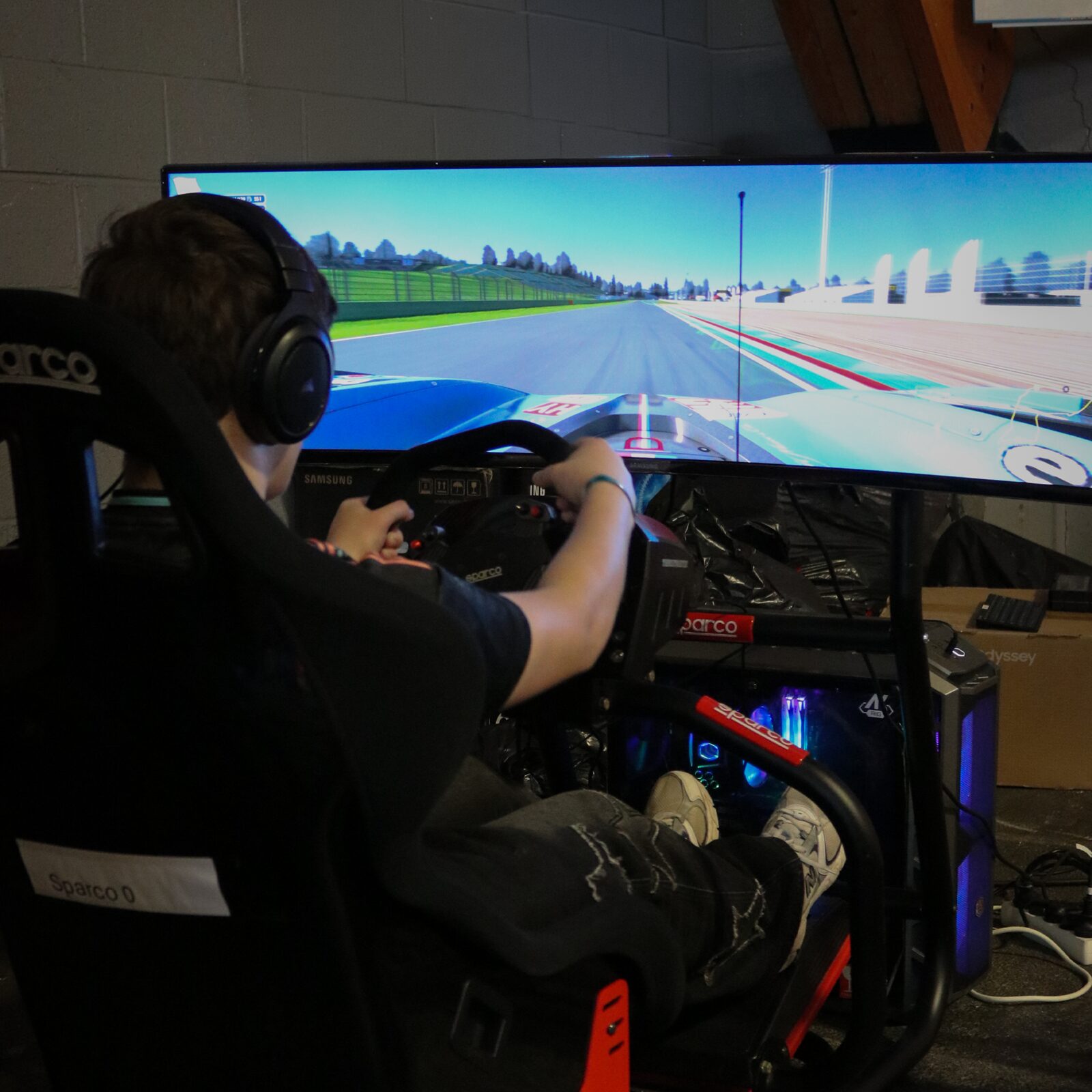 Simulateur F1 & GT à domicile — Chez vous (Team Square Outside)