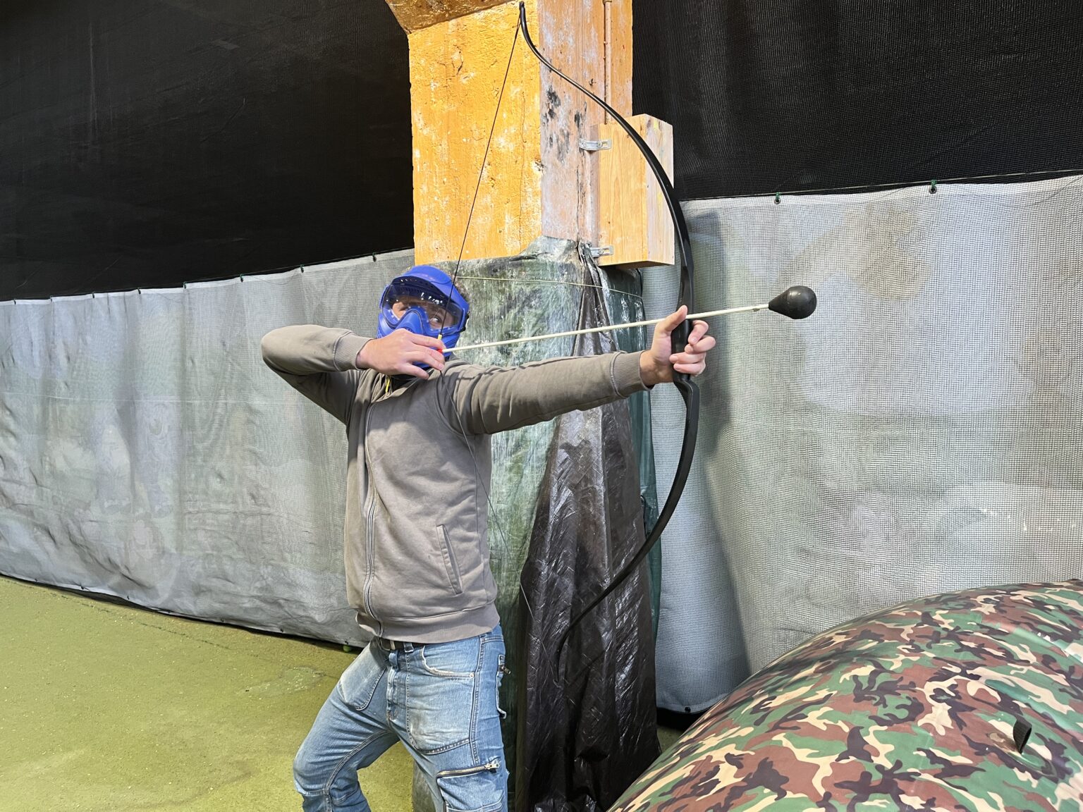 Archery tag Lille - joueurs en action chez Team Square