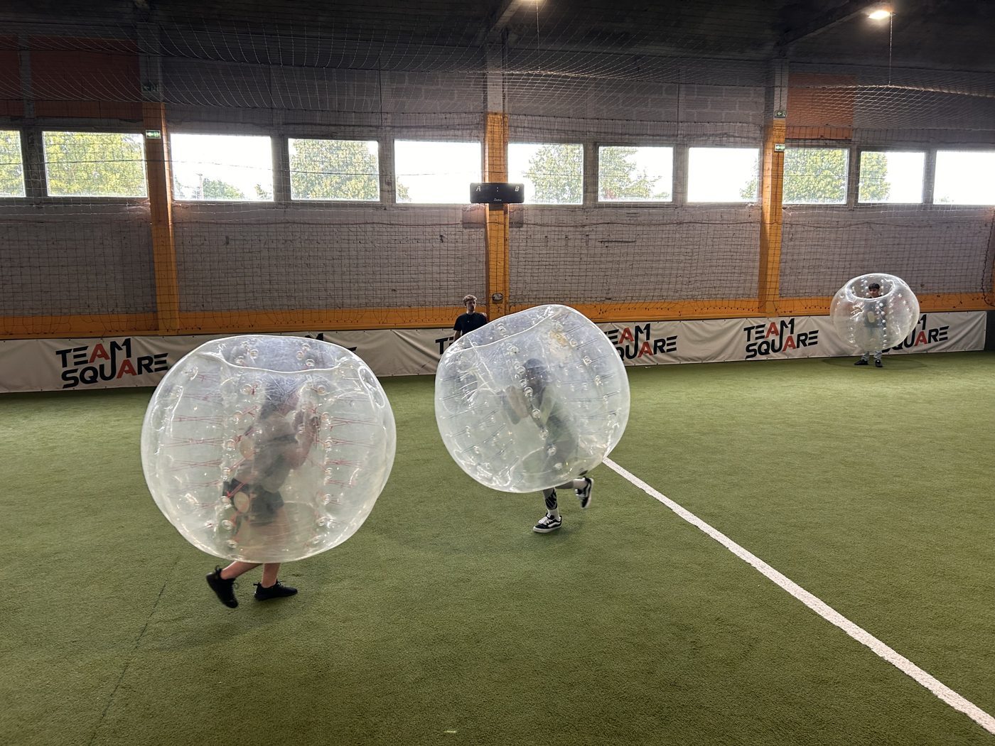 Duel de bubble foot chez Team Square