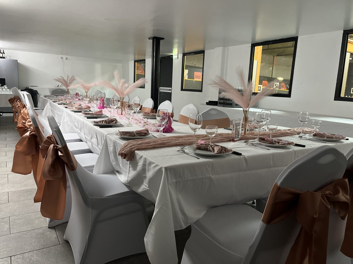 Salle Dionysos décorée en bleu et or — Team Square Events